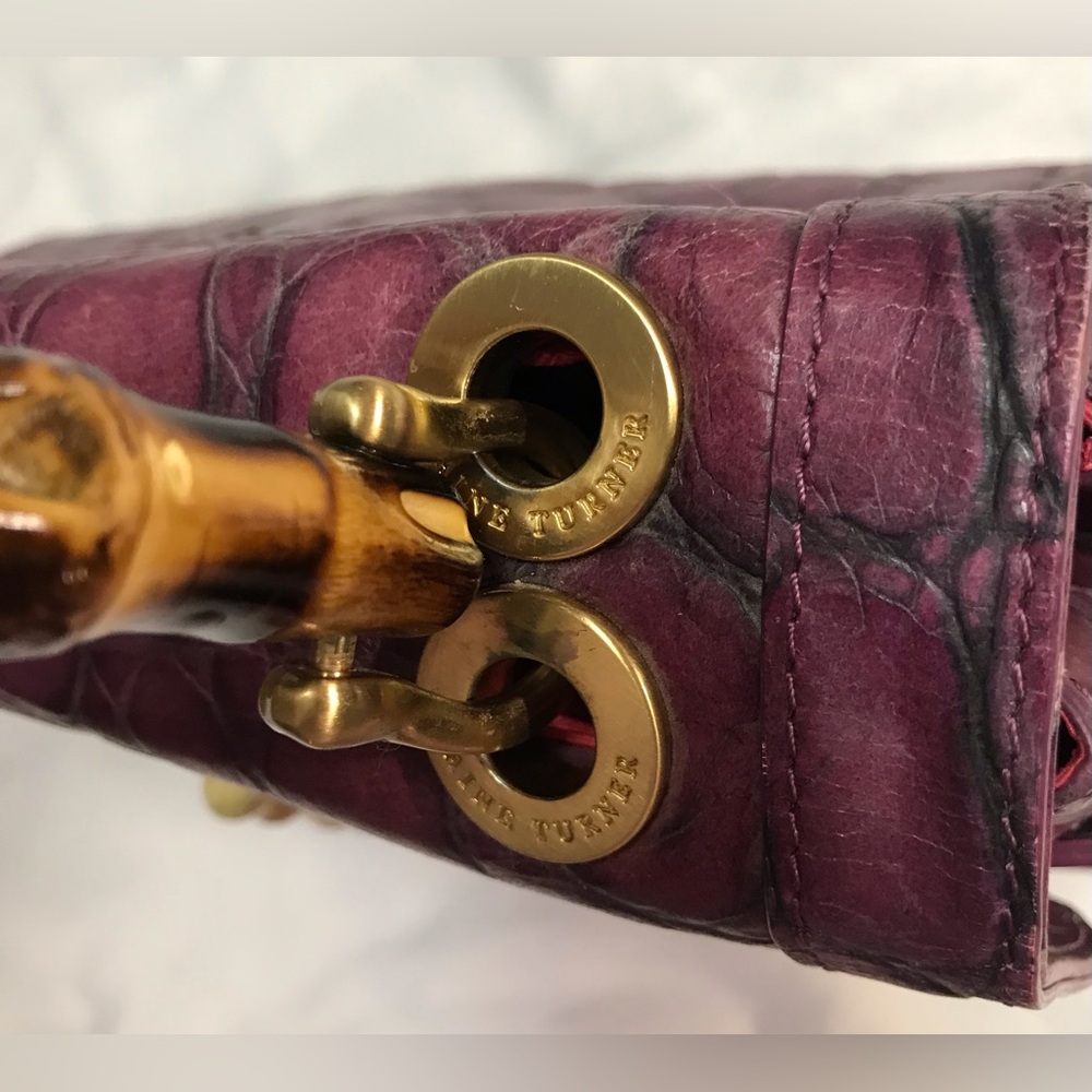 Elaine Turner Rare purple Croc turn lock wooden handle red lining - Picture 9 of 16